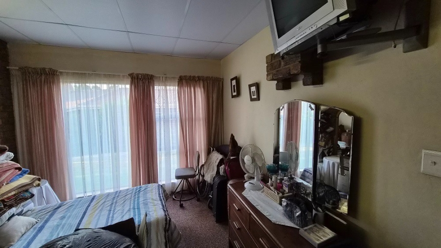 4 Bedroom Property for Sale in Monument Park Gauteng