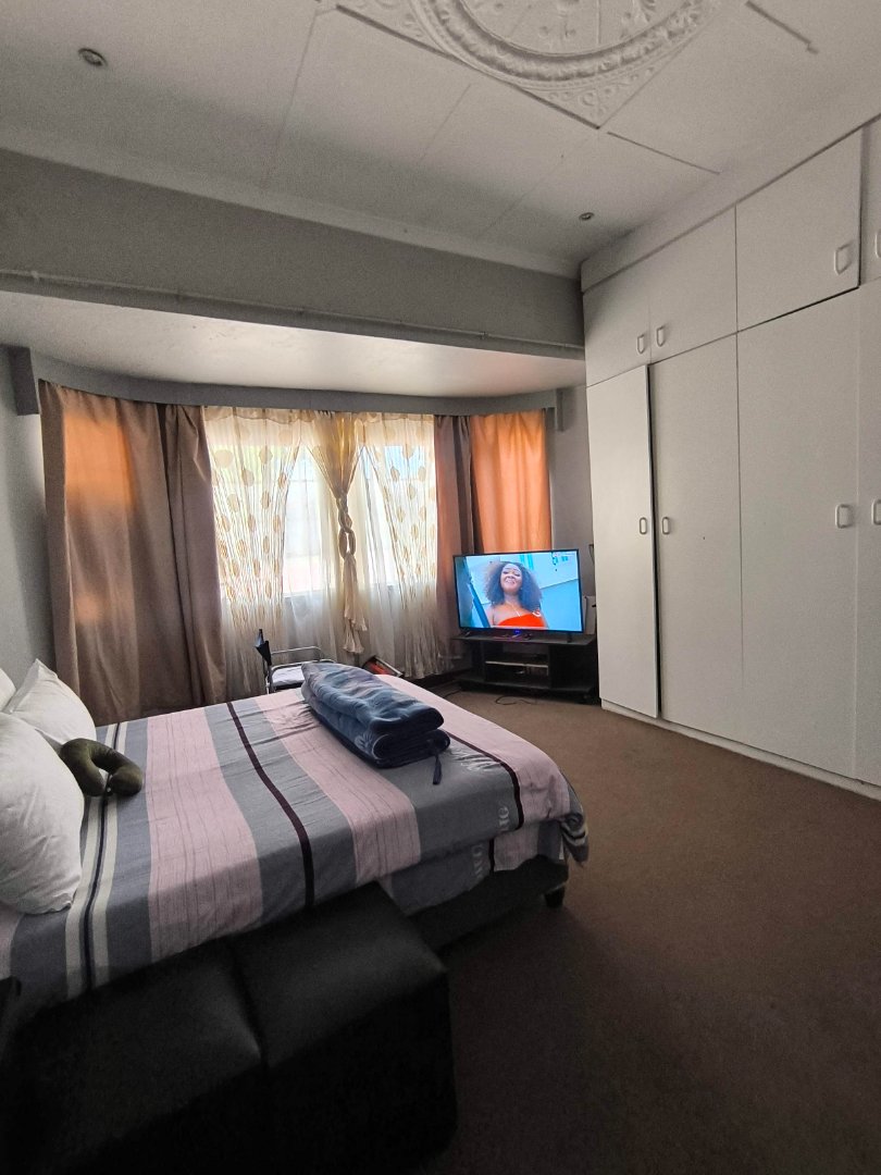 9 Bedroom Property for Sale in The Hill Gauteng