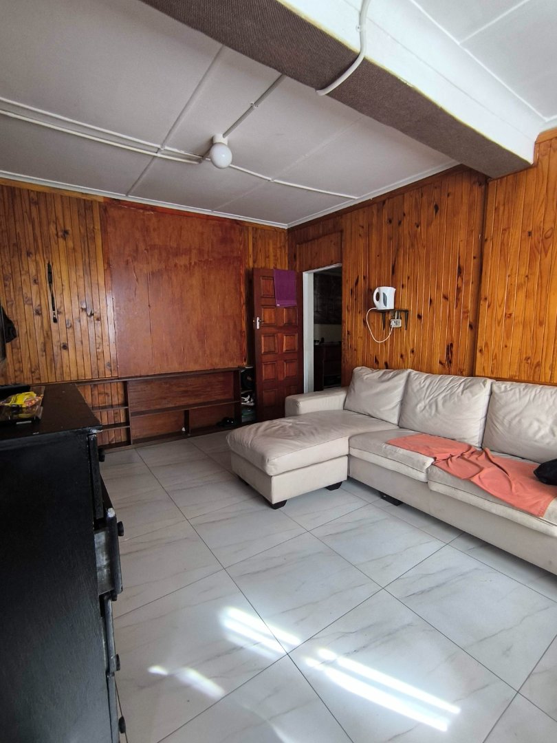 9 Bedroom Property for Sale in The Hill Gauteng