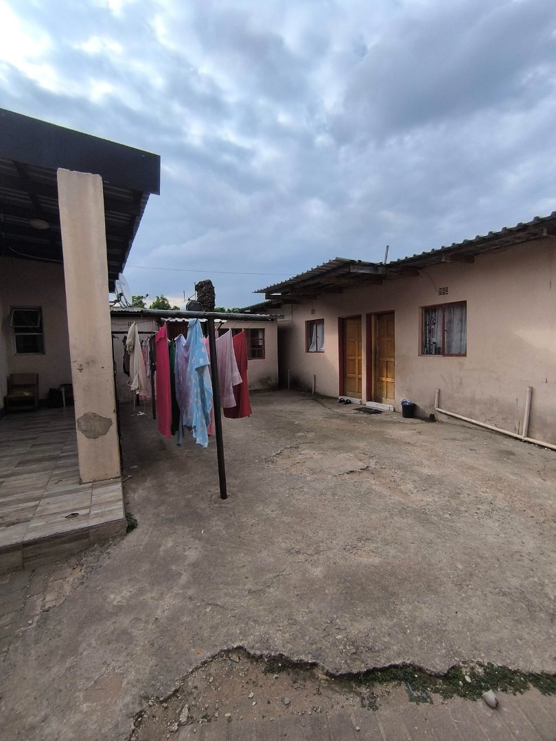 9 Bedroom Property for Sale in The Hill Gauteng