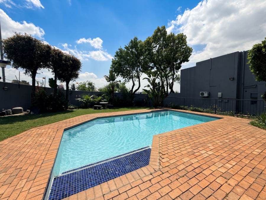 2 Bedroom Property for Sale in Morningside Gauteng