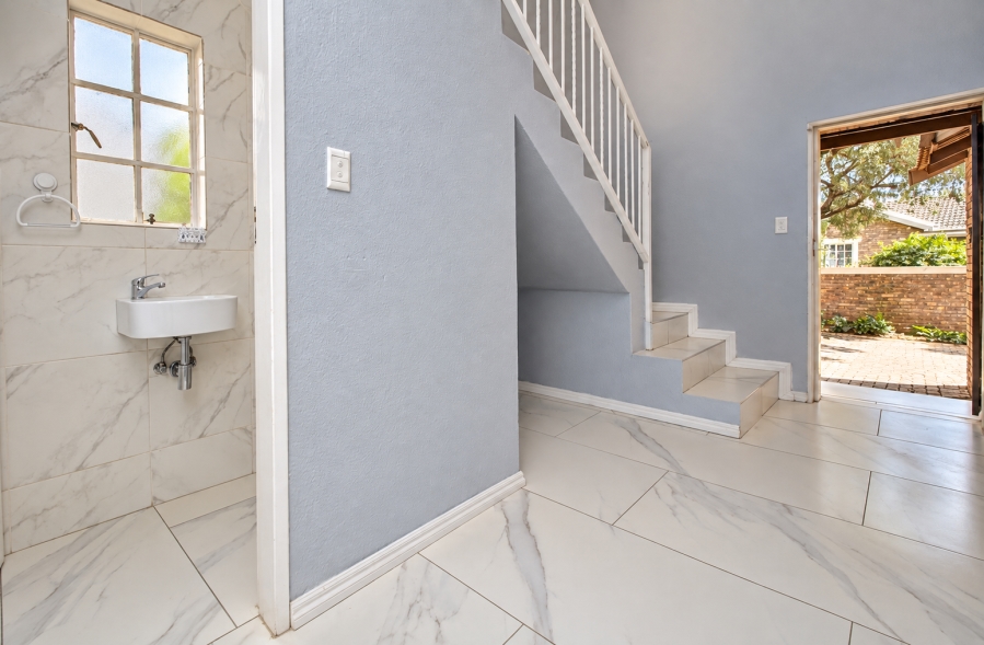 3 Bedroom Property for Sale in Honeydew Grove Gauteng