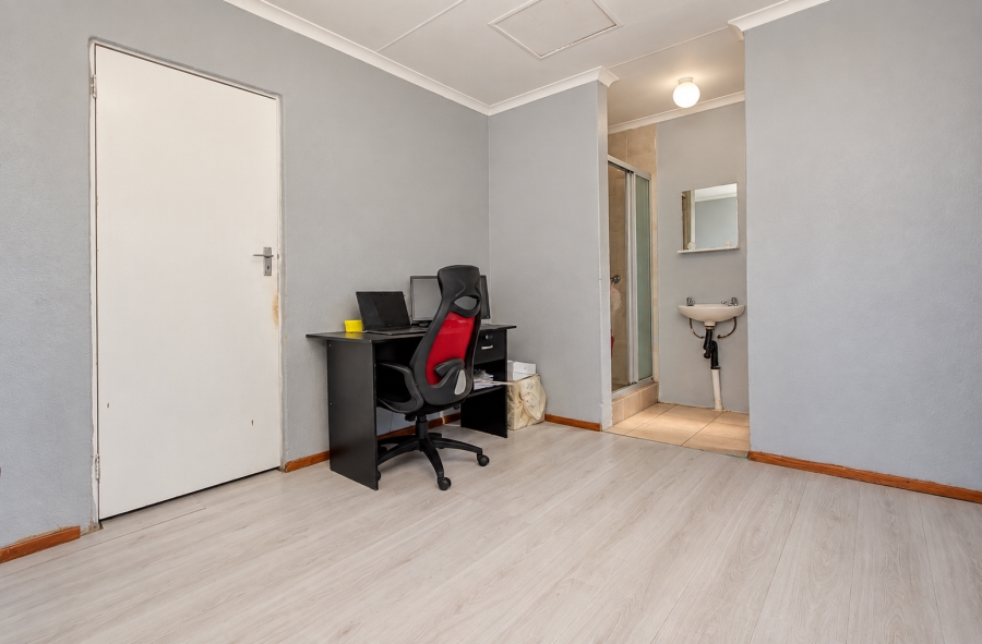 3 Bedroom Property for Sale in Honeydew Grove Gauteng