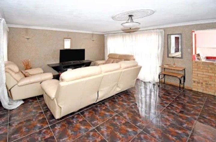 To Let 3 Bedroom Property for Rent in Lyndhurst Gauteng