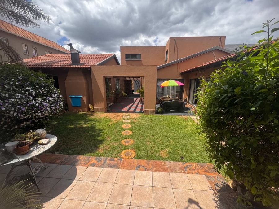 3 Bedroom Property for Sale in Brackendowns Gauteng
