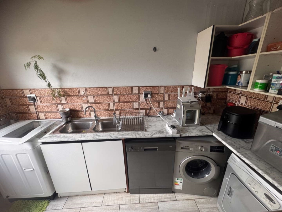 3 Bedroom Property for Sale in Brackendowns Gauteng
