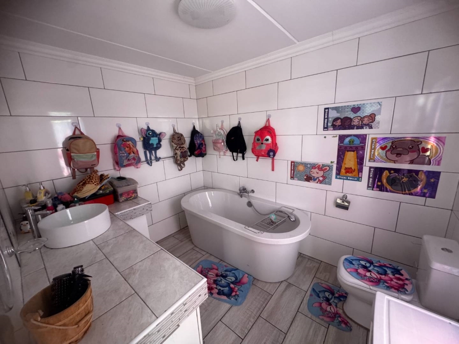 3 Bedroom Property for Sale in Brackendowns Gauteng
