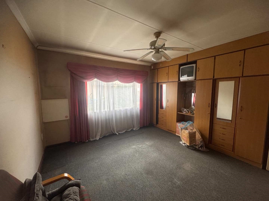 3 Bedroom Property for Sale in Brackendowns Gauteng