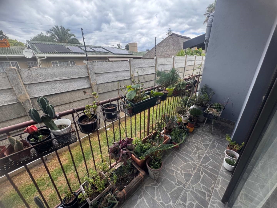 3 Bedroom Property for Sale in Brackendowns Gauteng