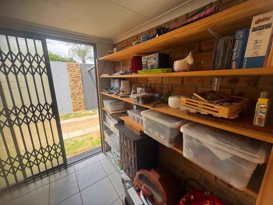 3 Bedroom Property for Sale in Brackendowns Gauteng