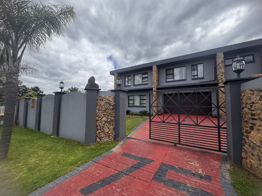 3 Bedroom Property for Sale in Brackendowns Gauteng