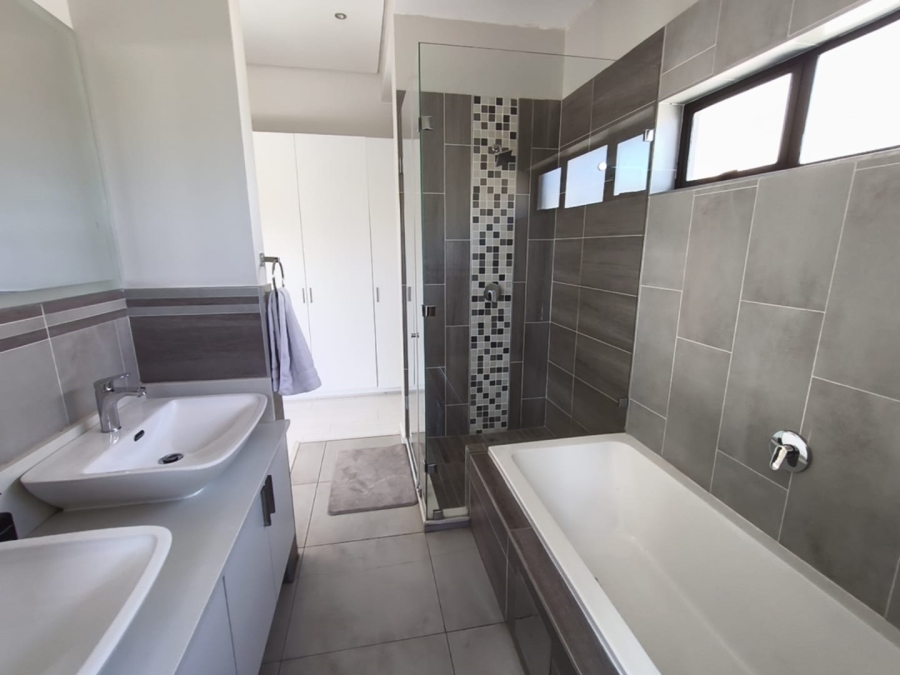 3 Bedroom Property for Sale in Ferndale Gauteng