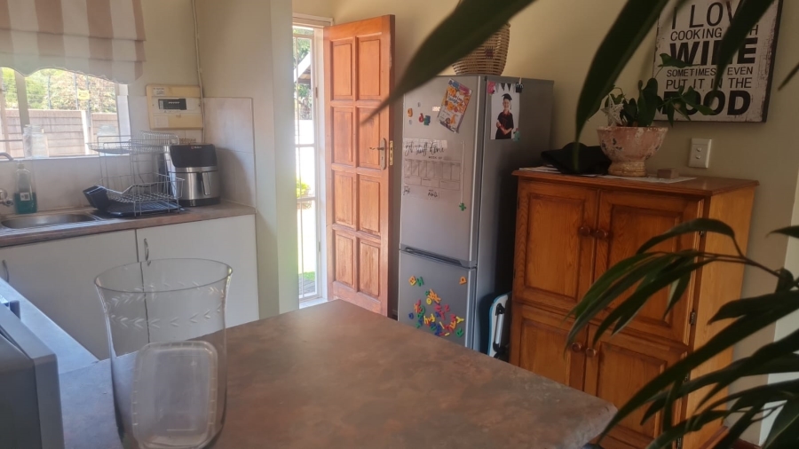 2 Bedroom Property for Sale in Die Hoewes Gauteng