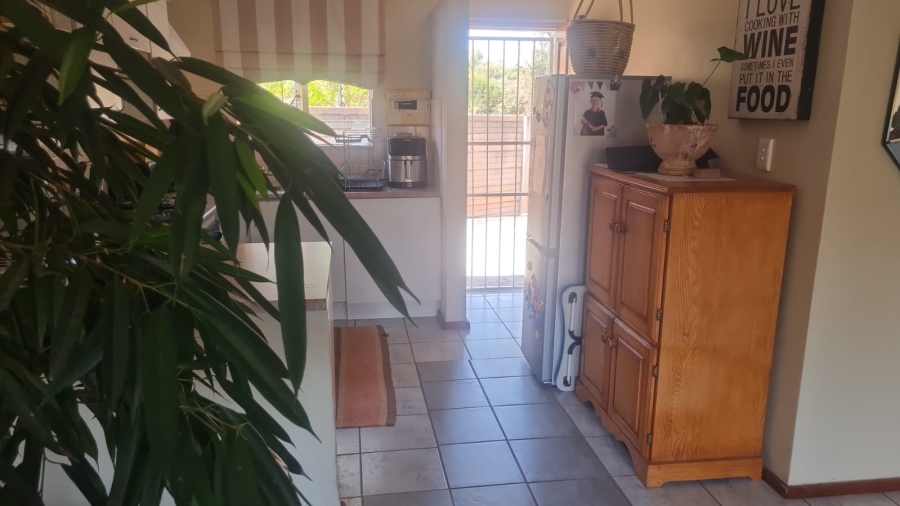 2 Bedroom Property for Sale in Die Hoewes Gauteng