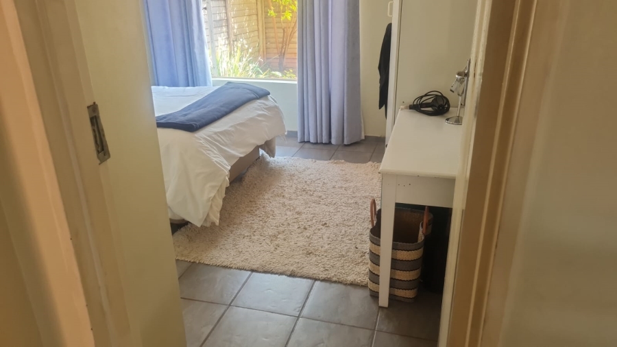 2 Bedroom Property for Sale in Die Hoewes Gauteng
