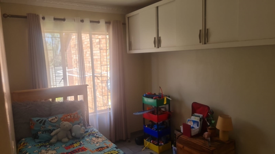 2 Bedroom Property for Sale in Die Hoewes Gauteng