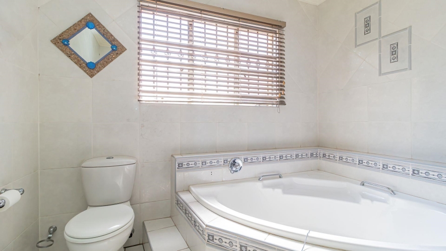 3 Bedroom Property for Sale in Mackenzie Park Gauteng