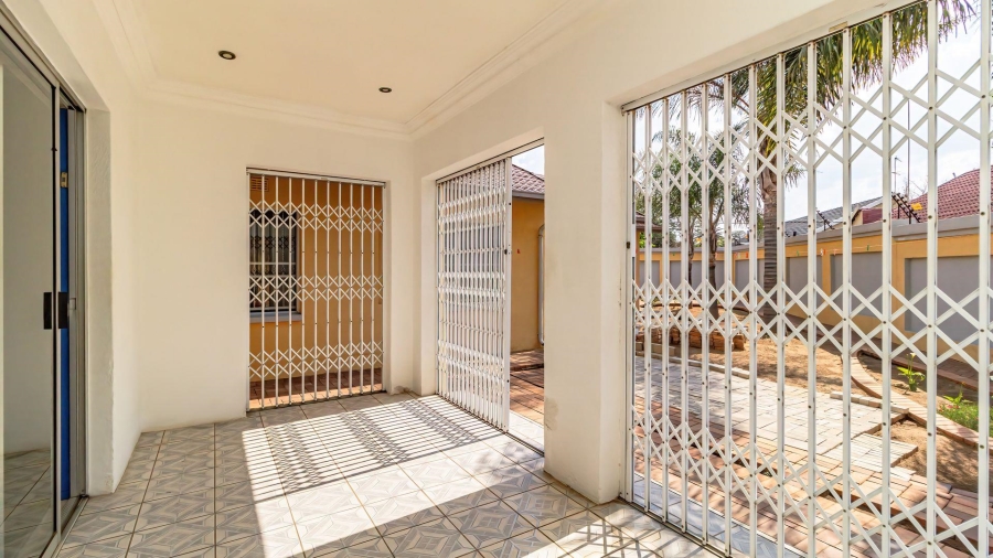 3 Bedroom Property for Sale in Mackenzie Park Gauteng