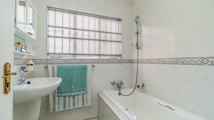 3 Bedroom Property for Sale in Mackenzie Park Gauteng