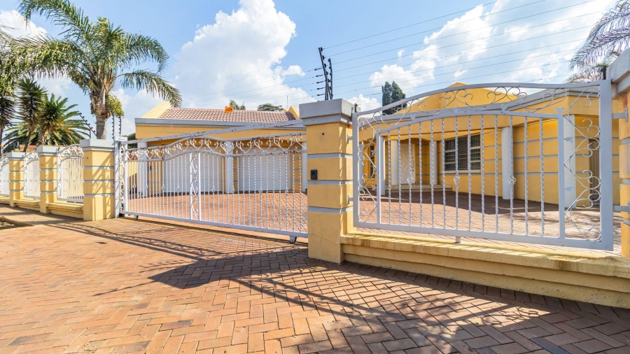 3 Bedroom Property for Sale in Mackenzie Park Gauteng