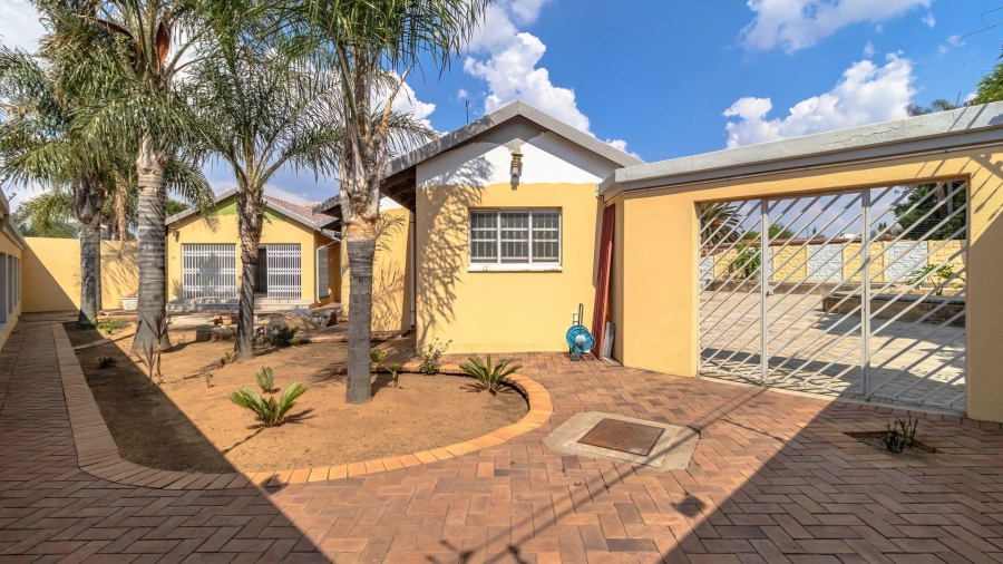 3 Bedroom Property for Sale in Mackenzie Park Gauteng