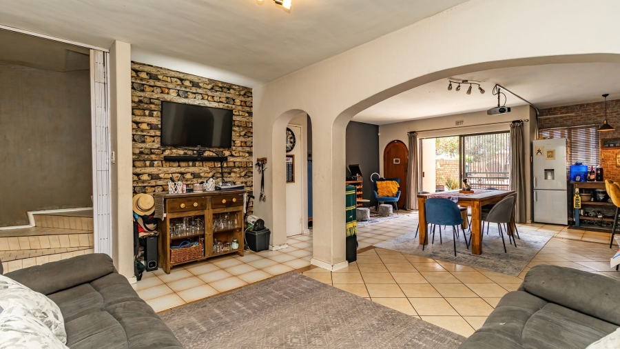 3 Bedroom Property for Sale in Lakefield Gauteng