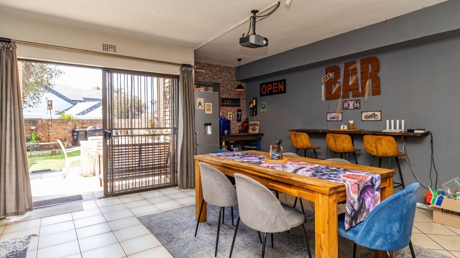 3 Bedroom Property for Sale in Lakefield Gauteng