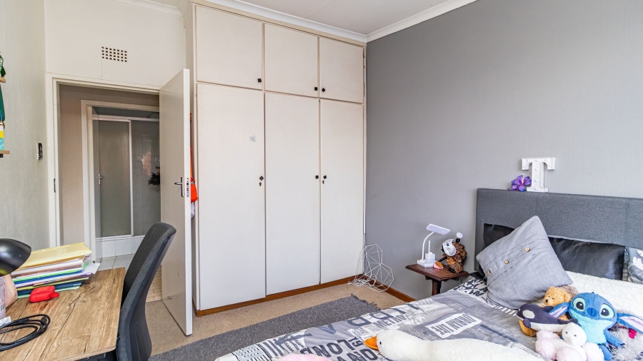 3 Bedroom Property for Sale in Lakefield Gauteng