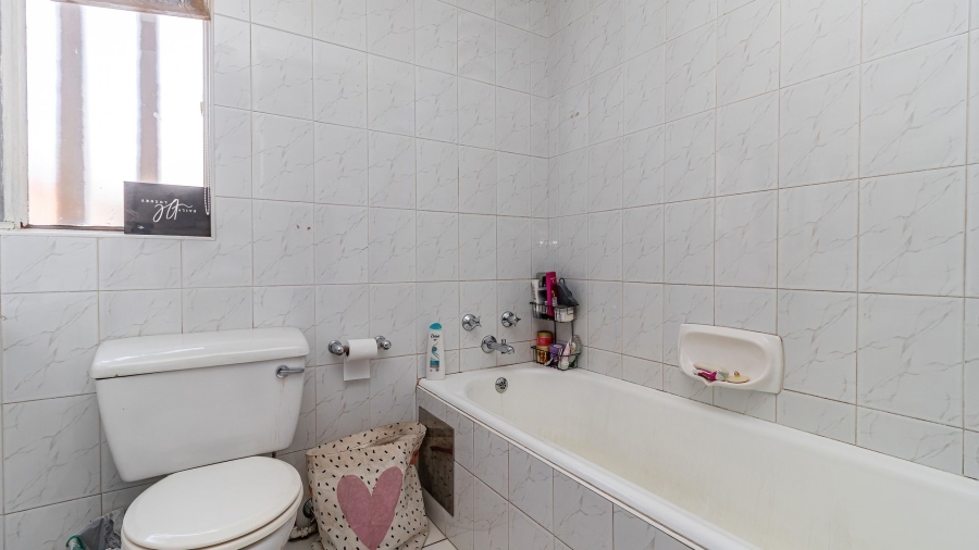 3 Bedroom Property for Sale in Lakefield Gauteng