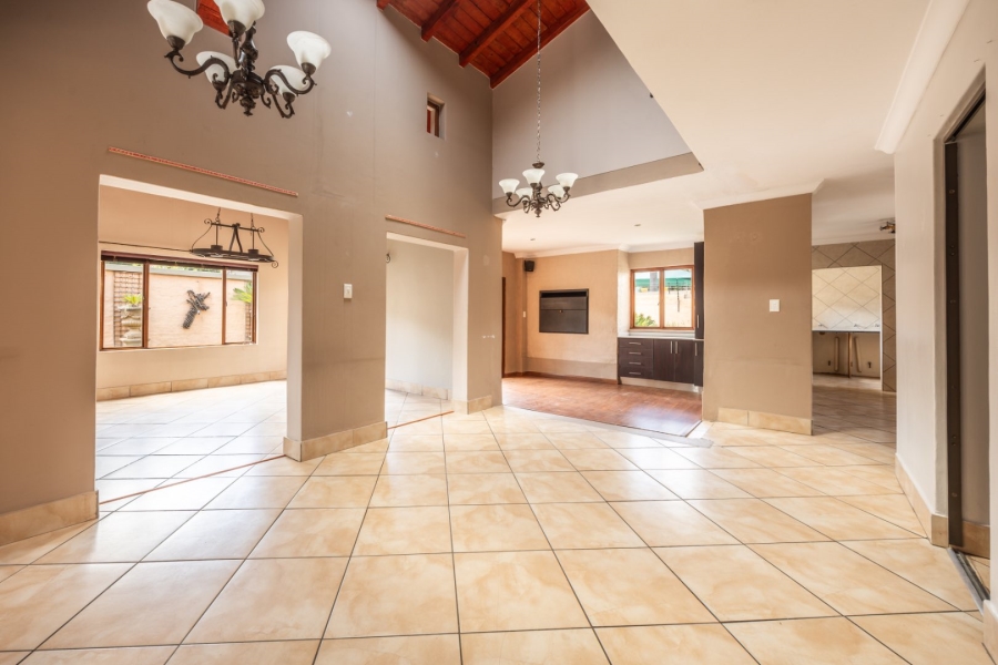 3 Bedroom Property for Sale in Faerie Glen Gauteng