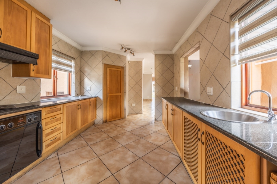 3 Bedroom Property for Sale in Faerie Glen Gauteng