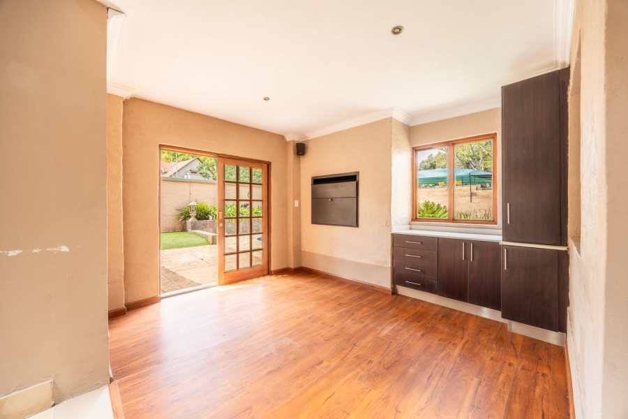 3 Bedroom Property for Sale in Faerie Glen Gauteng