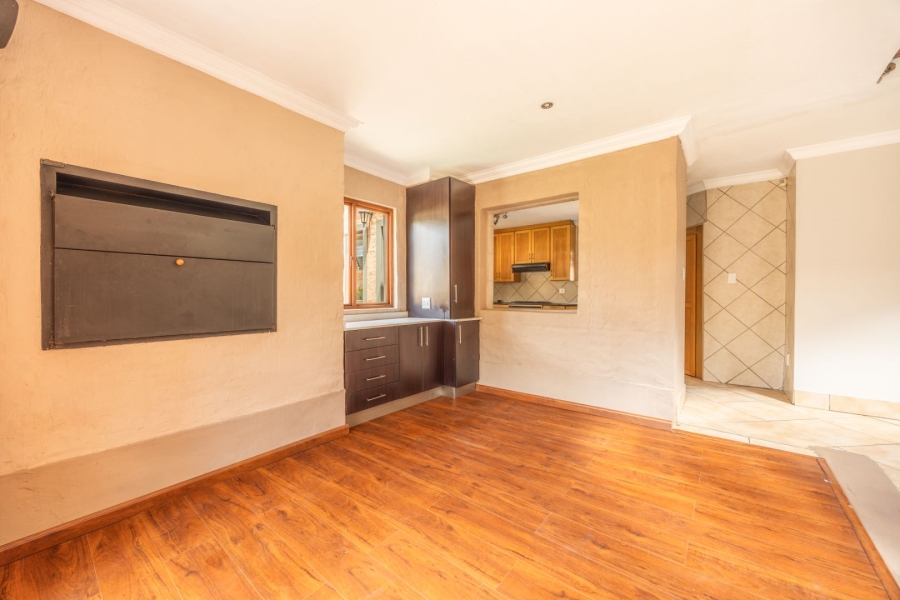 3 Bedroom Property for Sale in Faerie Glen Gauteng
