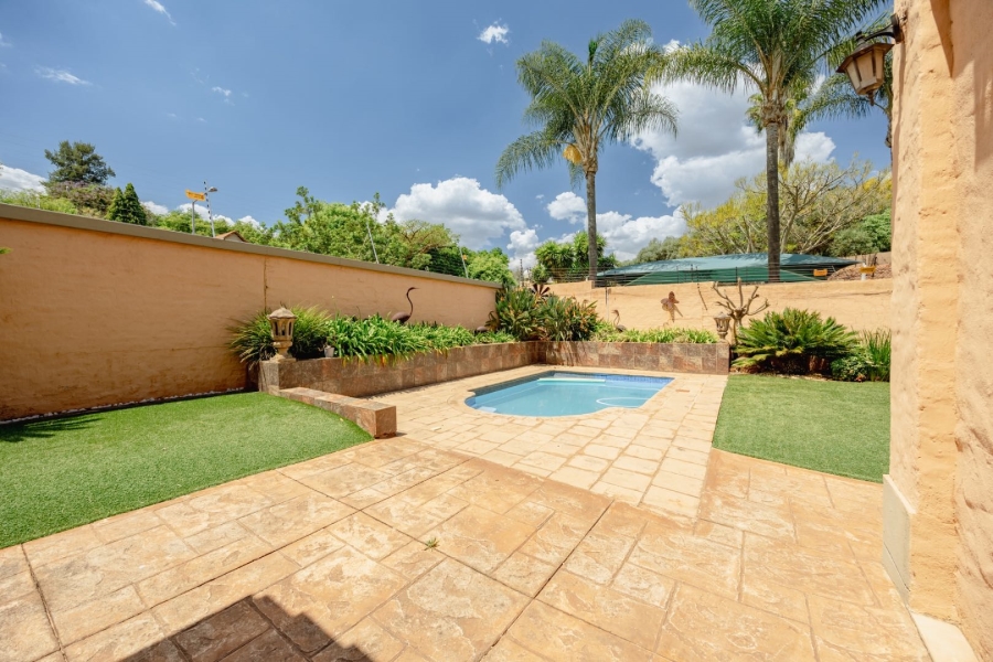 3 Bedroom Property for Sale in Faerie Glen Gauteng
