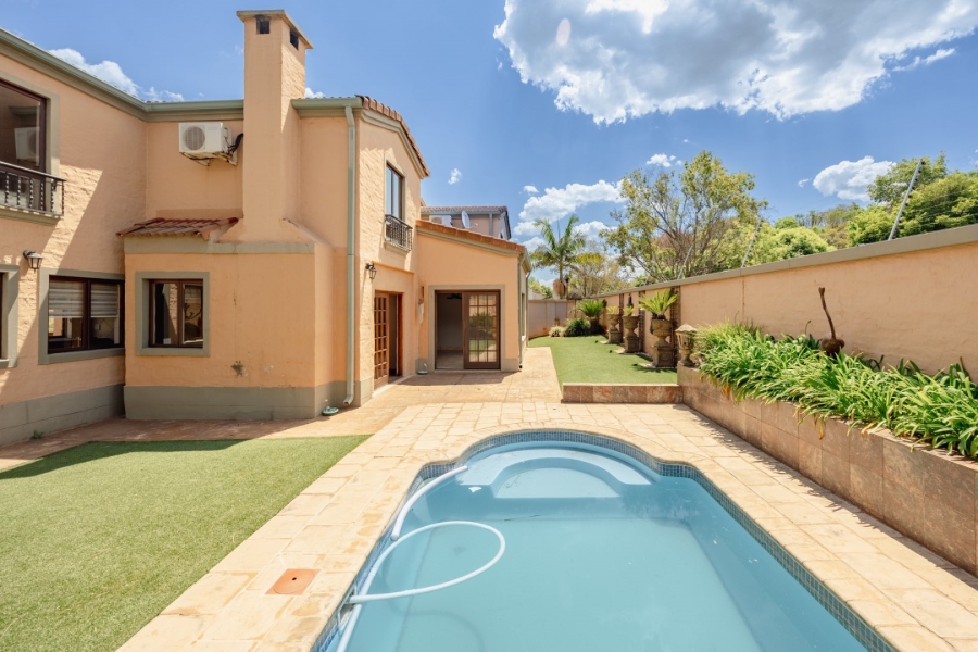 3 Bedroom Property for Sale in Faerie Glen Gauteng
