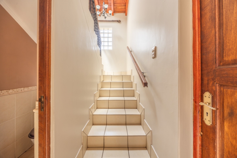 3 Bedroom Property for Sale in Faerie Glen Gauteng
