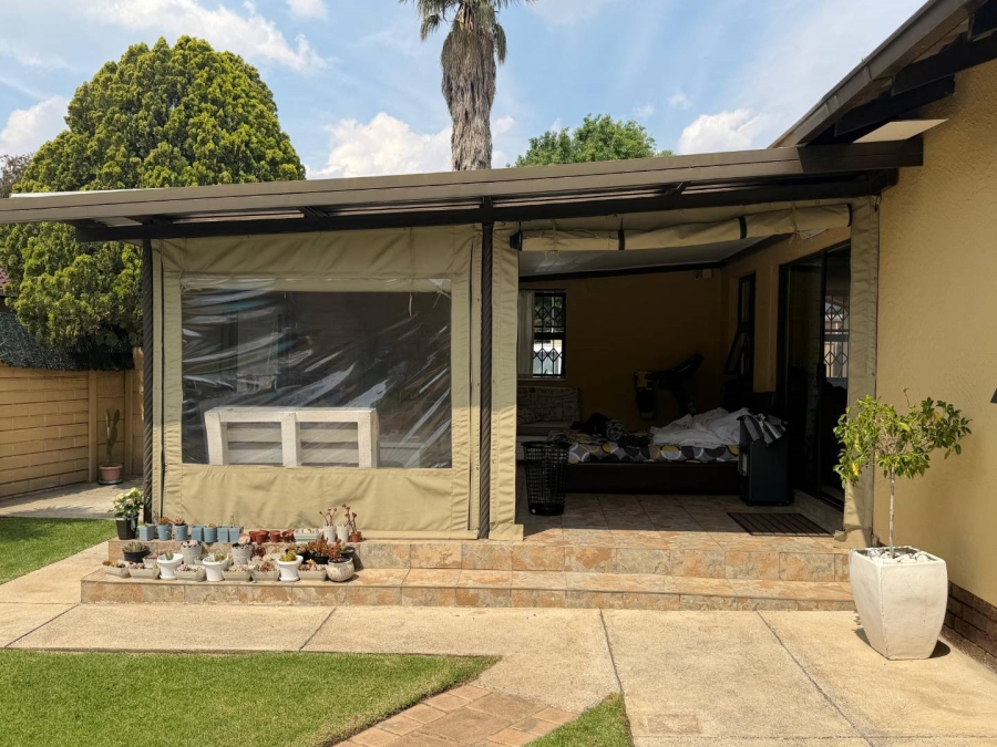 3 Bedroom Property for Sale in Edleen Gauteng
