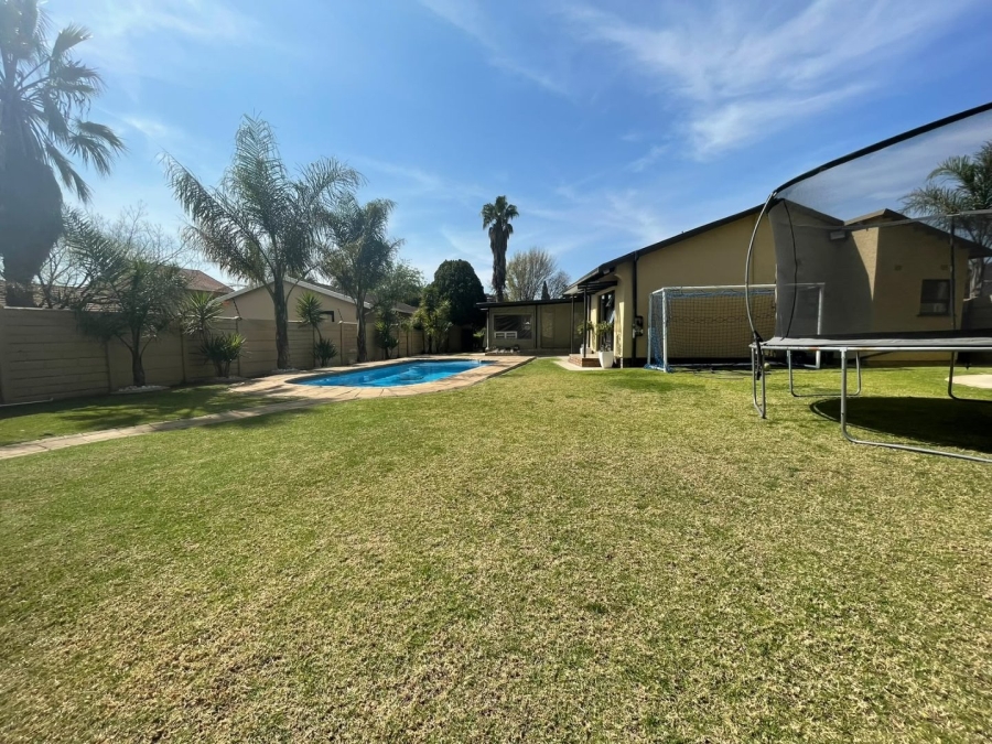 3 Bedroom Property for Sale in Edleen Gauteng