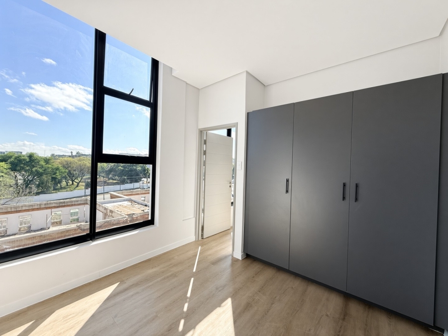 1 Bedroom Property for Sale in Bryanston Gauteng