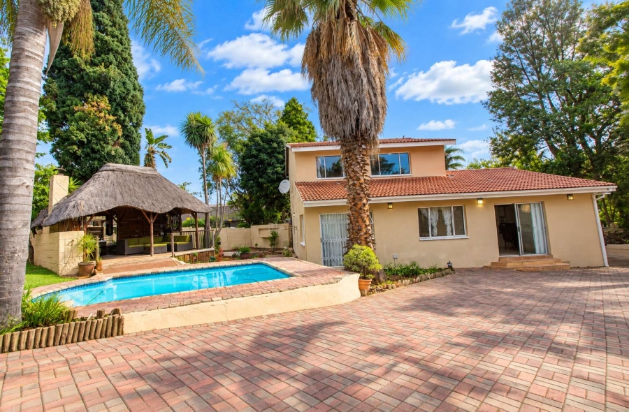 4 Bedroom Property for Sale in Wilgeheuwel Gauteng