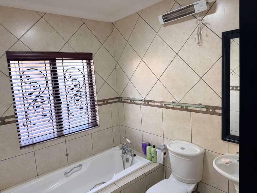 3 Bedroom Property for Sale in North Riding Gauteng
