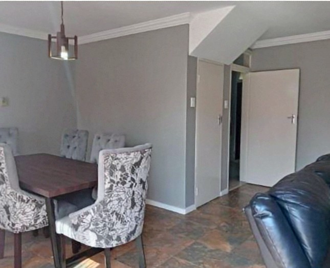 To Let 3 Bedroom Property for Rent in Corlett Gardens Gauteng