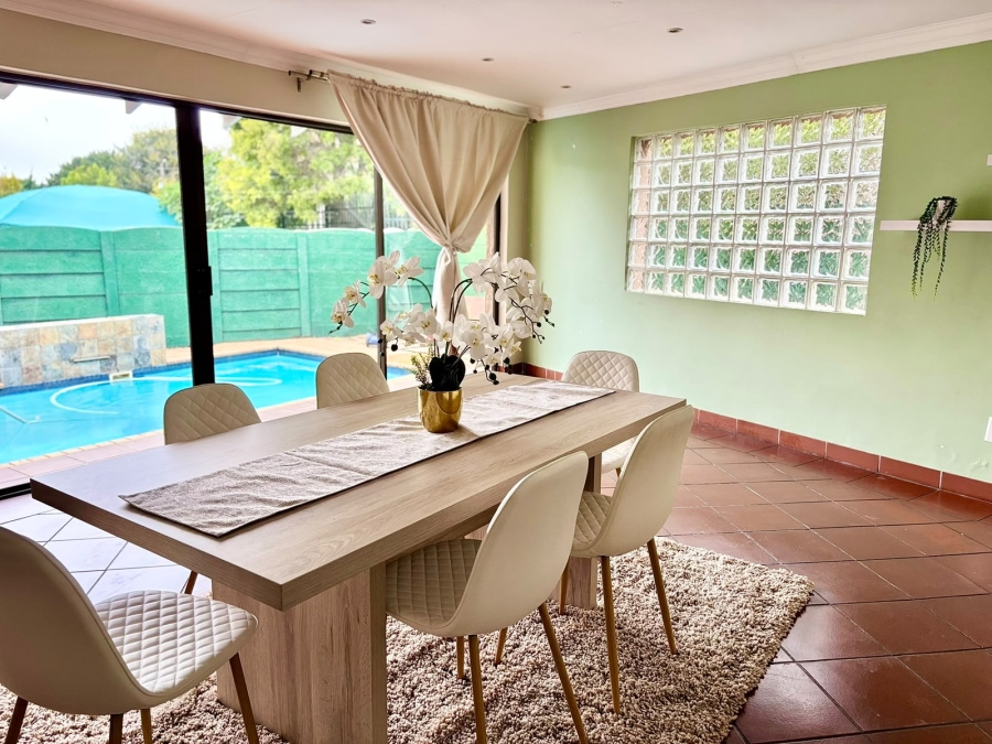 To Let 4 Bedroom Property for Rent in Allen Grove Gauteng