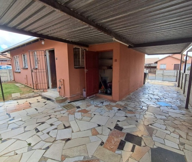 3 Bedroom Property for Sale in Ormonde Gauteng