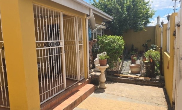 4 Bedroom Property for Sale in Regents Park Gauteng