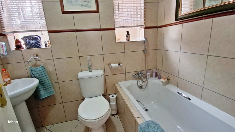 3 Bedroom Property for Sale in Airport Park Gauteng