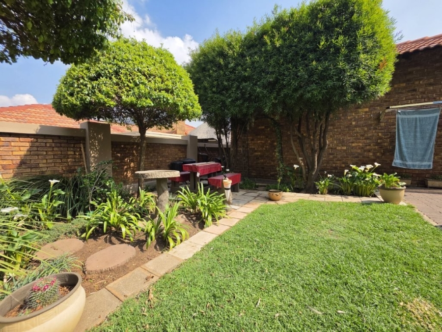 3 Bedroom Property for Sale in Airport Park Gauteng