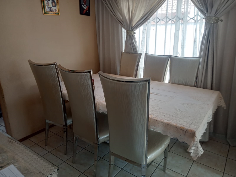 3 Bedroom Property for Sale in Ponong Gauteng
