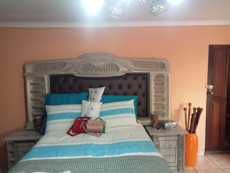 3 Bedroom Property for Sale in Ponong Gauteng