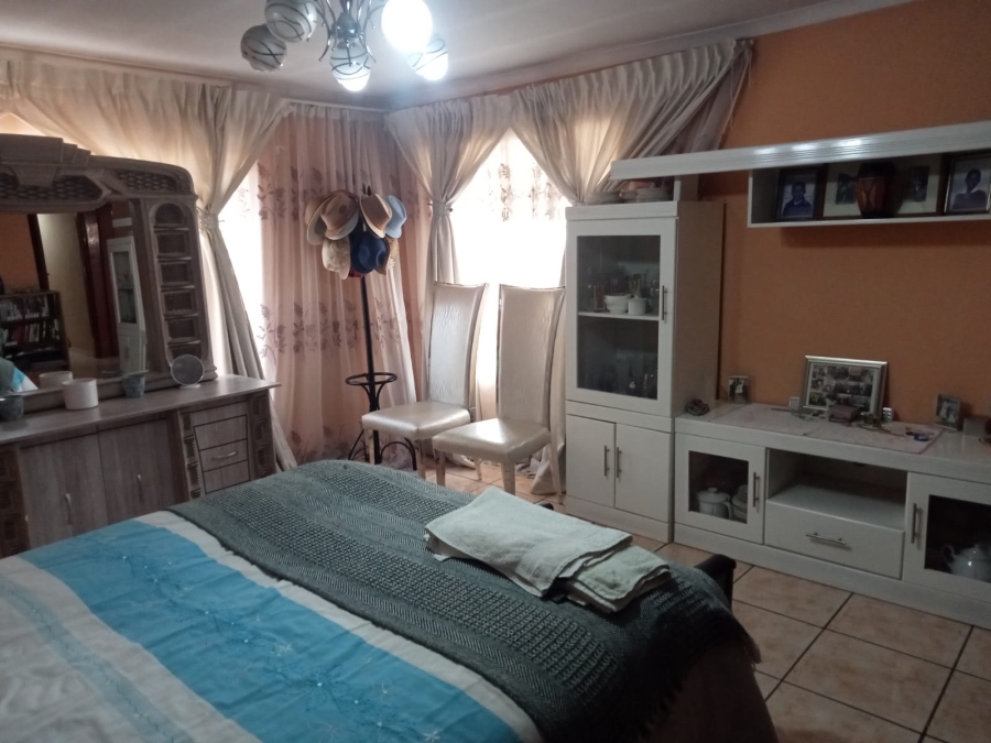 3 Bedroom Property for Sale in Ponong Gauteng